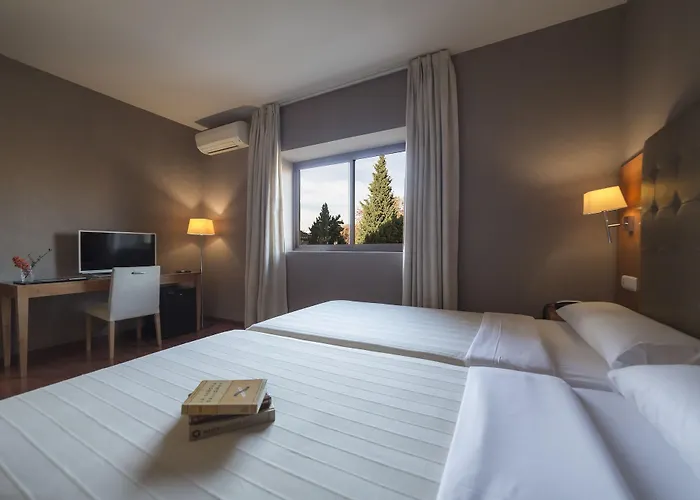 Отель Macia Monasterio De Basilios Гранада