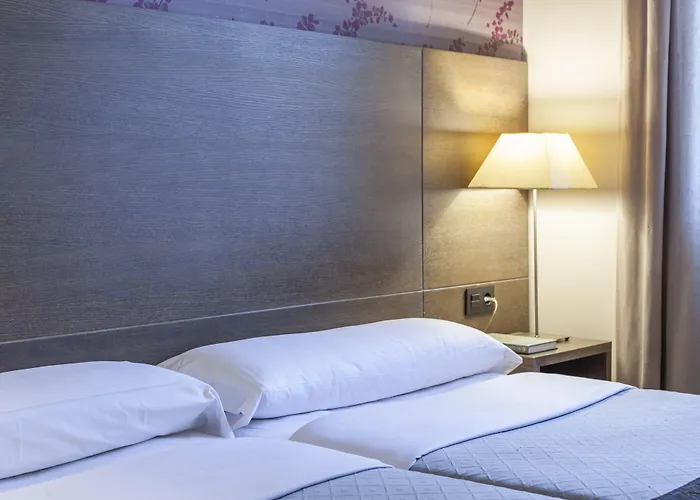 מלון Macia Monasterio De Basilios 3*